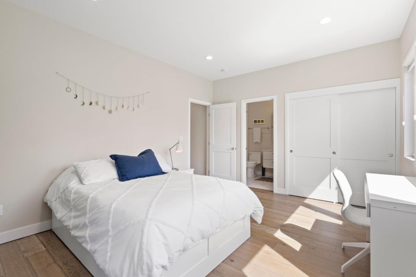 Detail Gallery Image 18 of 33 For 2331 Sunny Vista Dr, San Jose,  CA 95128 - 4 Beds | 3/1 Baths