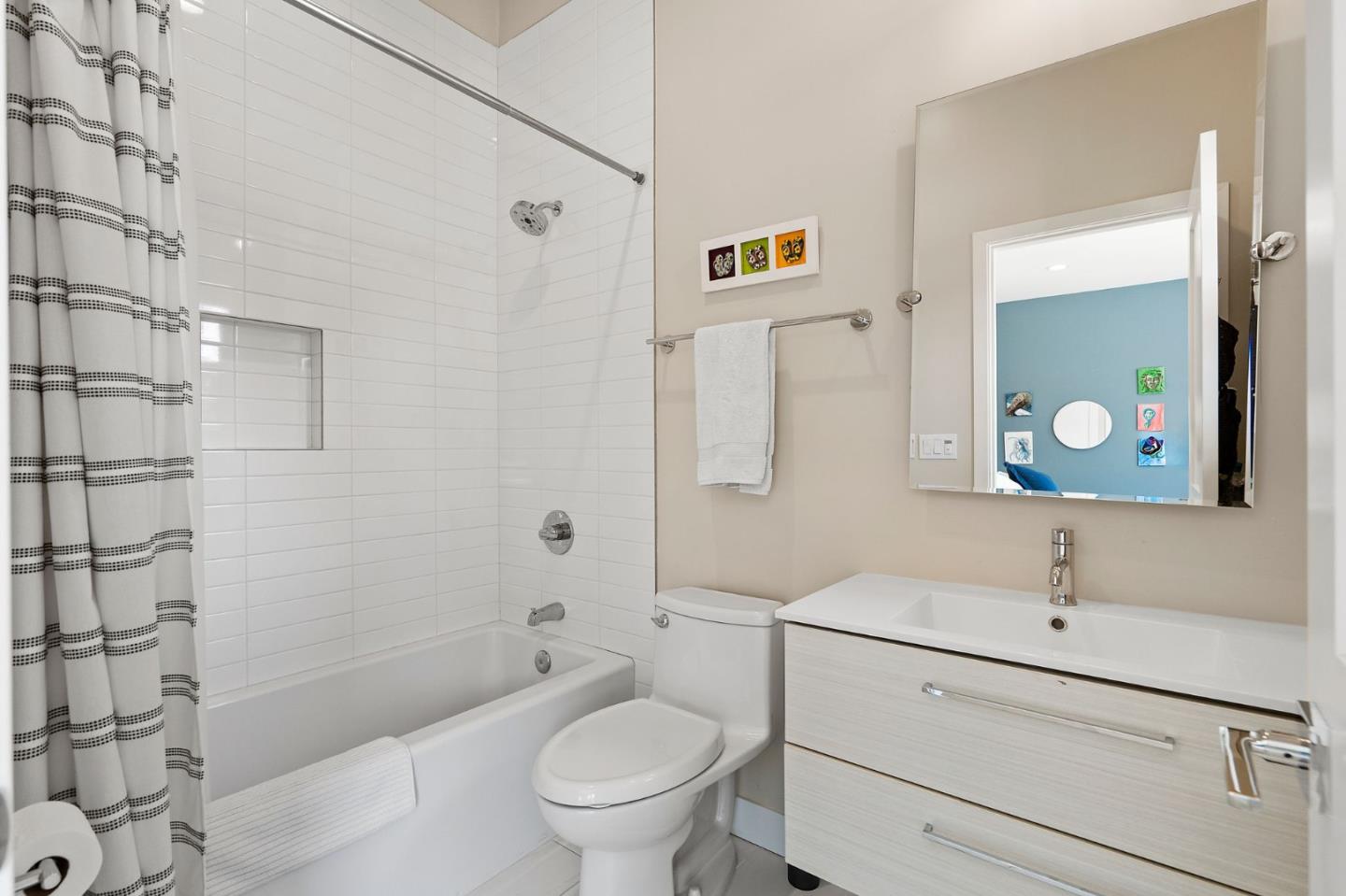 Detail Gallery Image 19 of 33 For 2331 Sunny Vista Dr, San Jose,  CA 95128 - 4 Beds | 3/1 Baths
