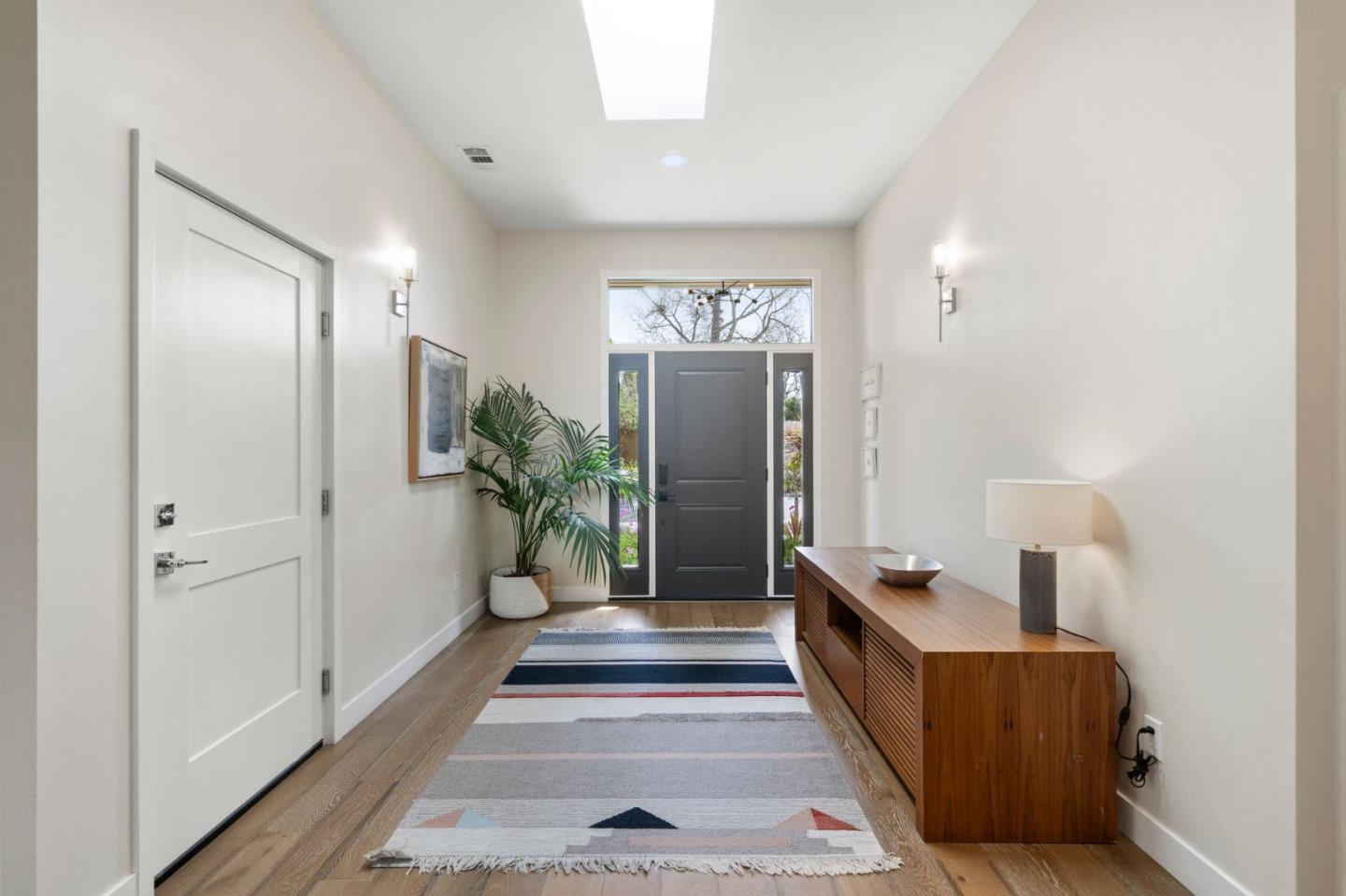 Detail Gallery Image 5 of 33 For 2331 Sunny Vista Dr, San Jose,  CA 95128 - 4 Beds | 3/1 Baths