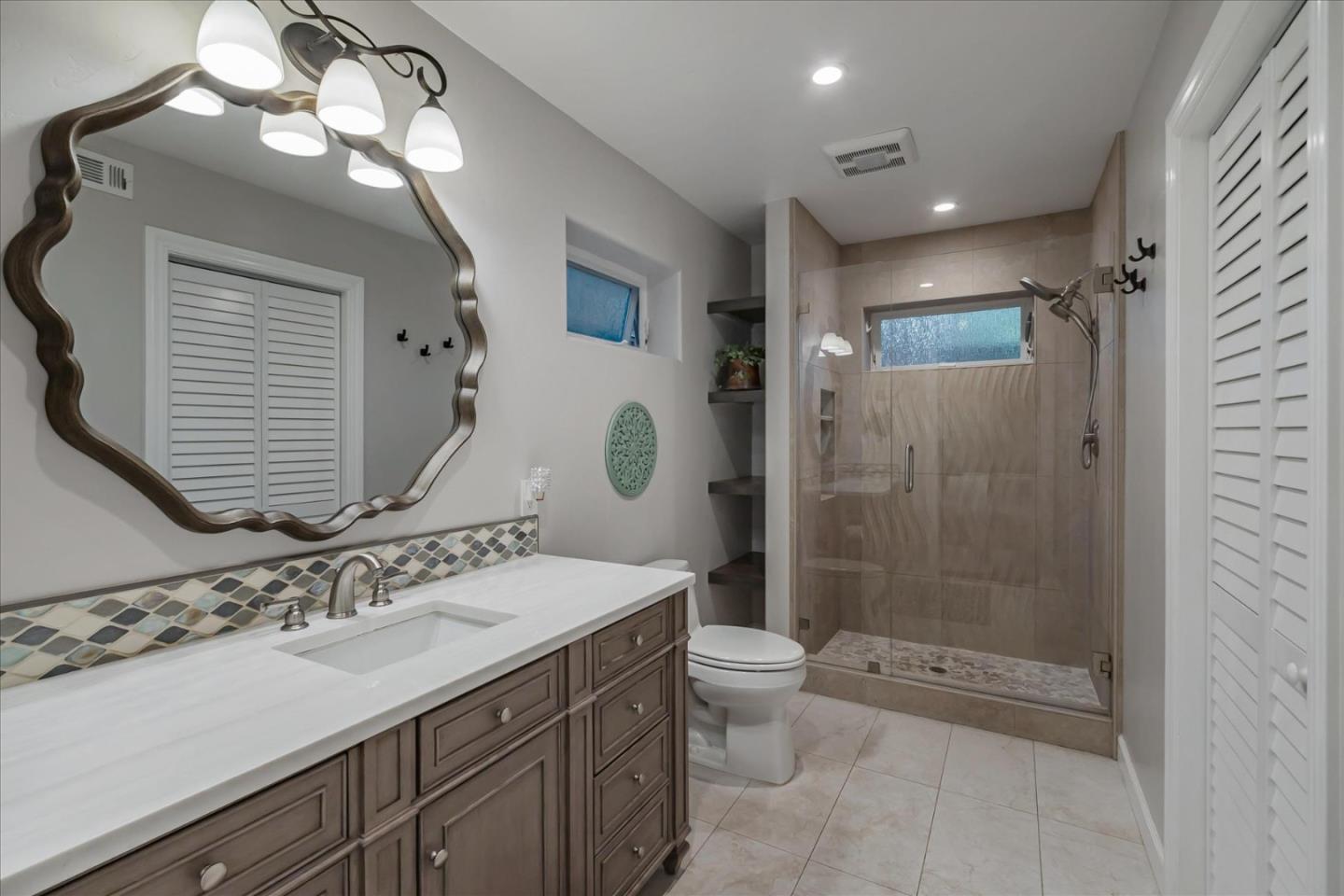 Detail Gallery Image 14 of 25 For 1070 Shelton Way, San Jose,  CA 95125 - 5 Beds | 3 Baths