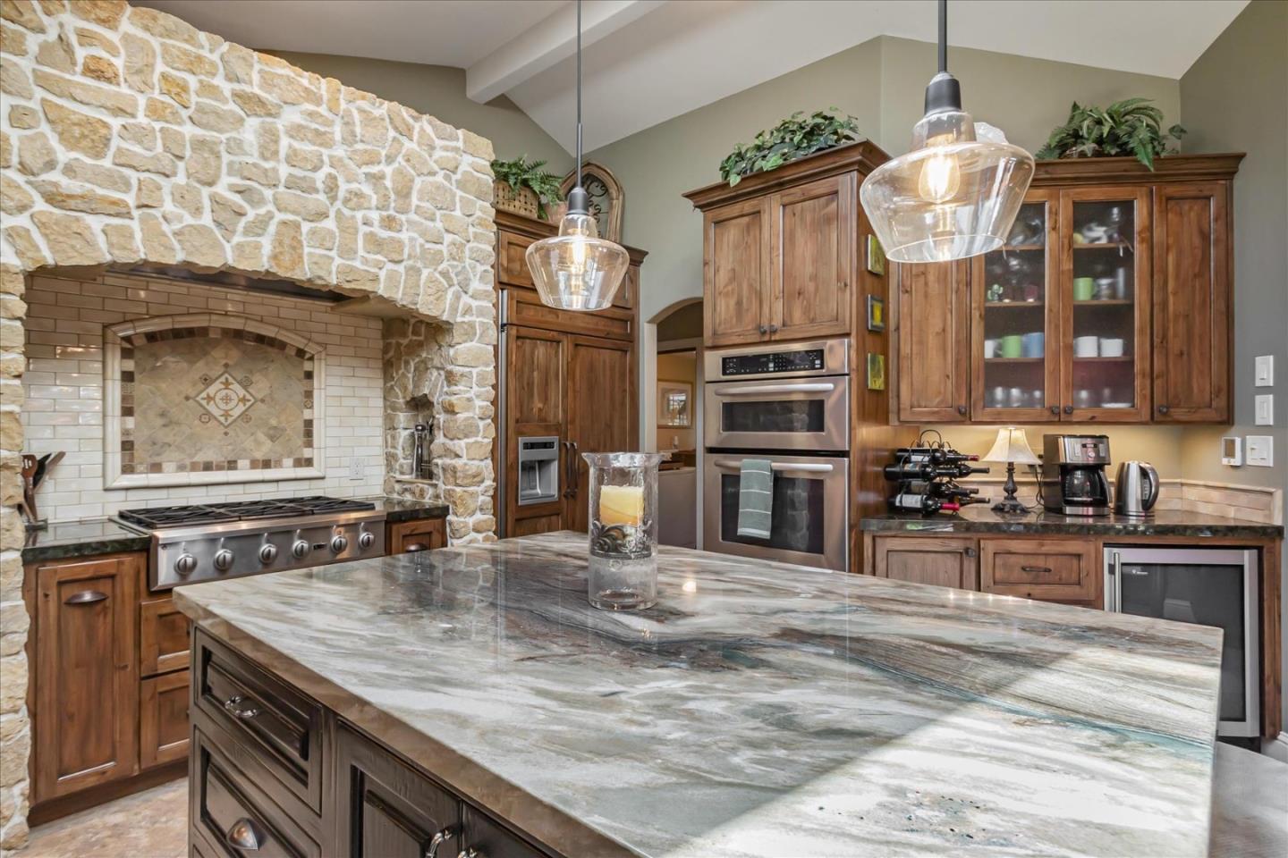 Detail Gallery Image 3 of 25 For 1070 Shelton Way, San Jose,  CA 95125 - 5 Beds | 3 Baths