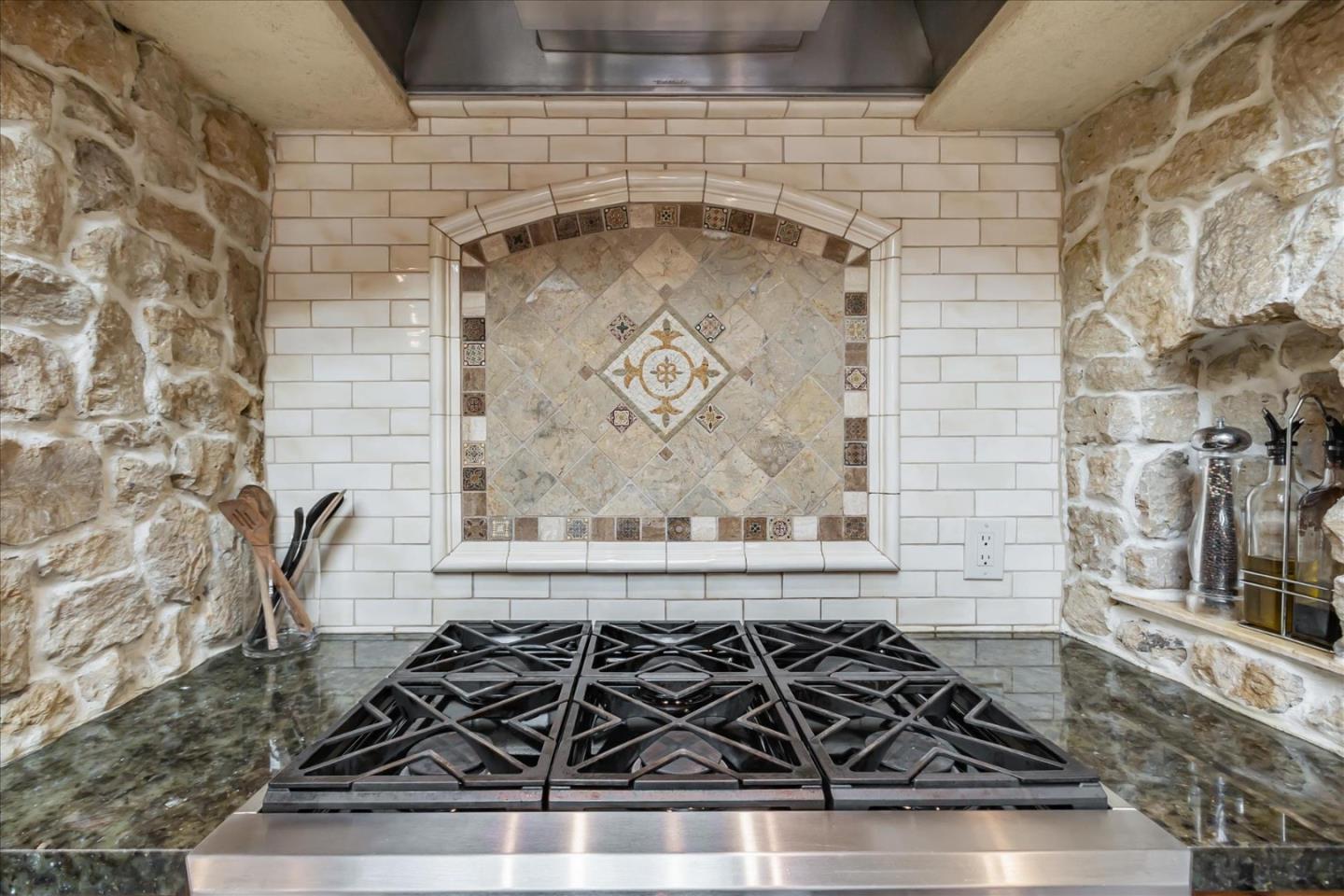 Detail Gallery Image 5 of 25 For 1070 Shelton Way, San Jose,  CA 95125 - 5 Beds | 3 Baths