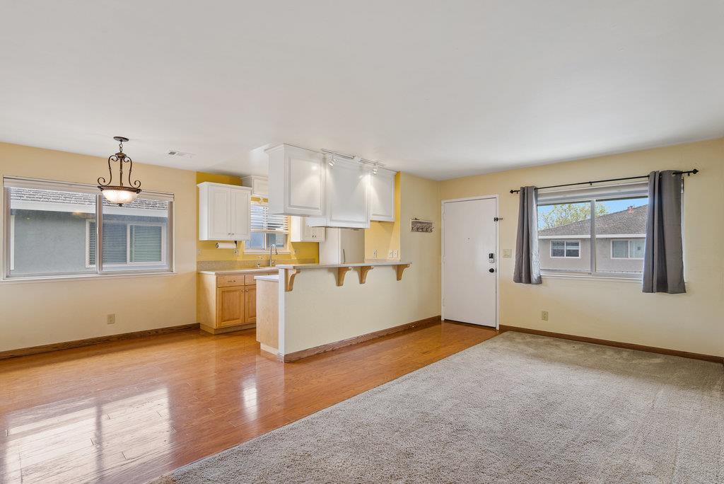 Detail Gallery Image 2 of 23 For 1455 45th Ave #4,  Capitola,  CA 95010 - 2 Beds | 1 Baths
