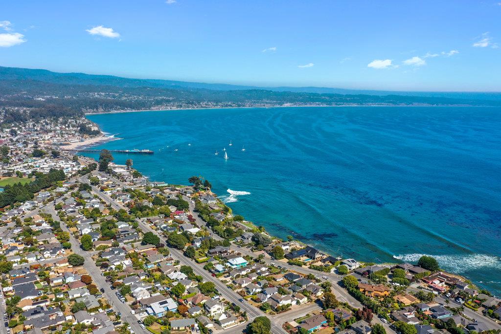 Detail Gallery Image 5 of 23 For 1455 45th Ave #4,  Capitola,  CA 95010 - 2 Beds | 1 Baths