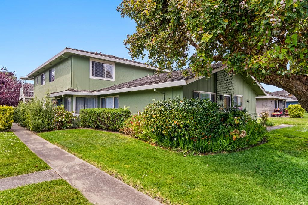 Detail Gallery Image 6 of 23 For 1455 45th Ave #4,  Capitola,  CA 95010 - 2 Beds | 1 Baths