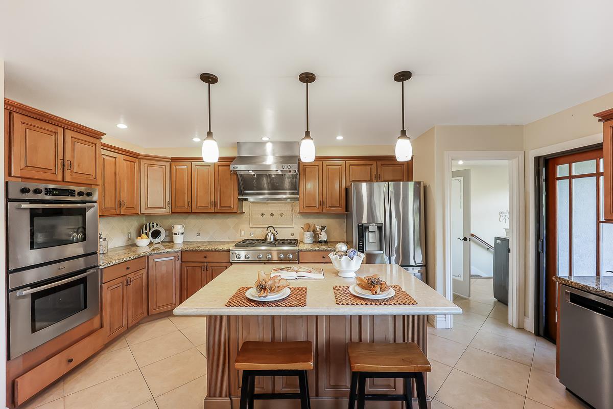 Detail Gallery Image 10 of 53 For 17645 Manzanita Dr, Morgan Hill,  CA 95037 - 4 Beds | 4/1 Baths