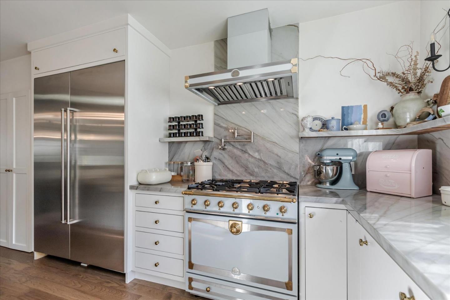Detail Gallery Image 10 of 41 For 26 Pleasant St, Los Gatos,  CA 95030 - 4 Beds | 2/1 Baths