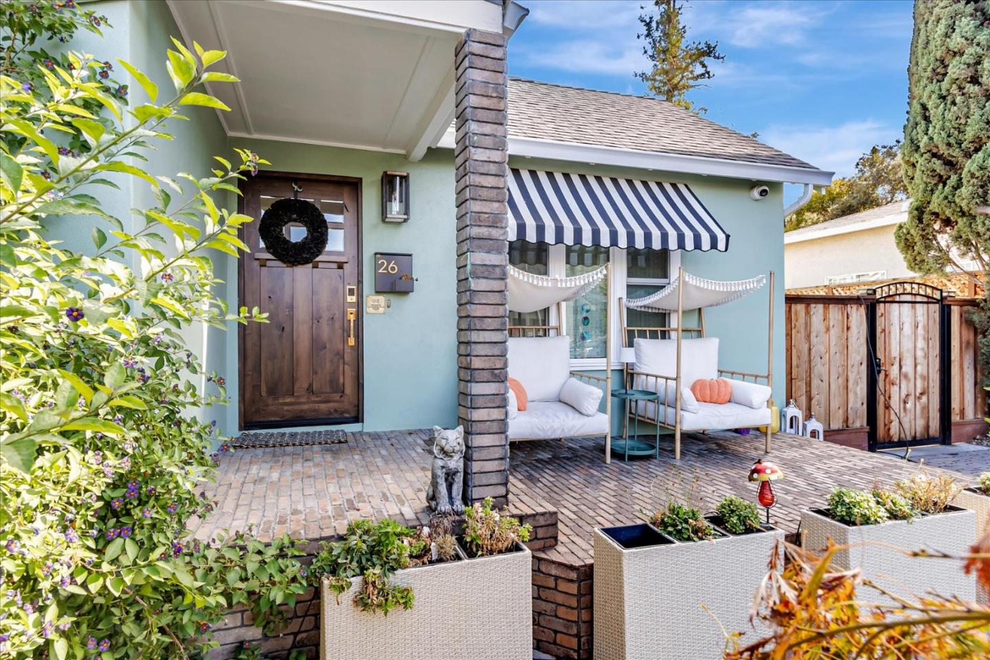 Detail Gallery Image 3 of 41 For 26 Pleasant St, Los Gatos,  CA 95030 - 4 Beds | 2/1 Baths