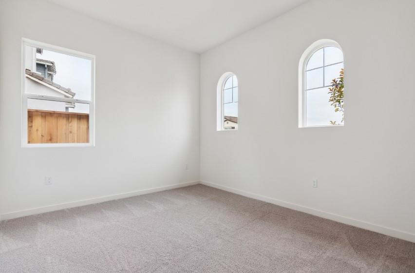 Detail Gallery Image 5 of 14 For 8078 Waterfall Ln, Vallejo,  CA 94591 - 3 Beds | 2 Baths