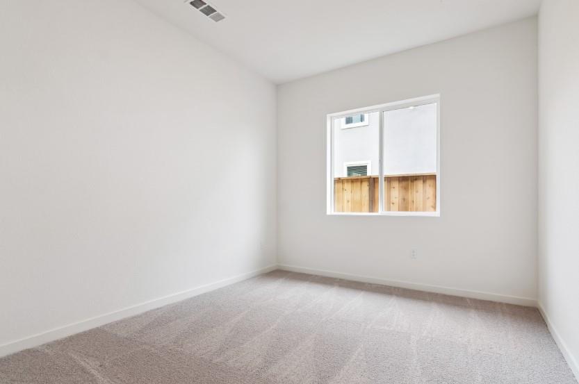 Detail Gallery Image 7 of 14 For 8078 Waterfall Ln, Vallejo,  CA 94591 - 3 Beds | 2 Baths
