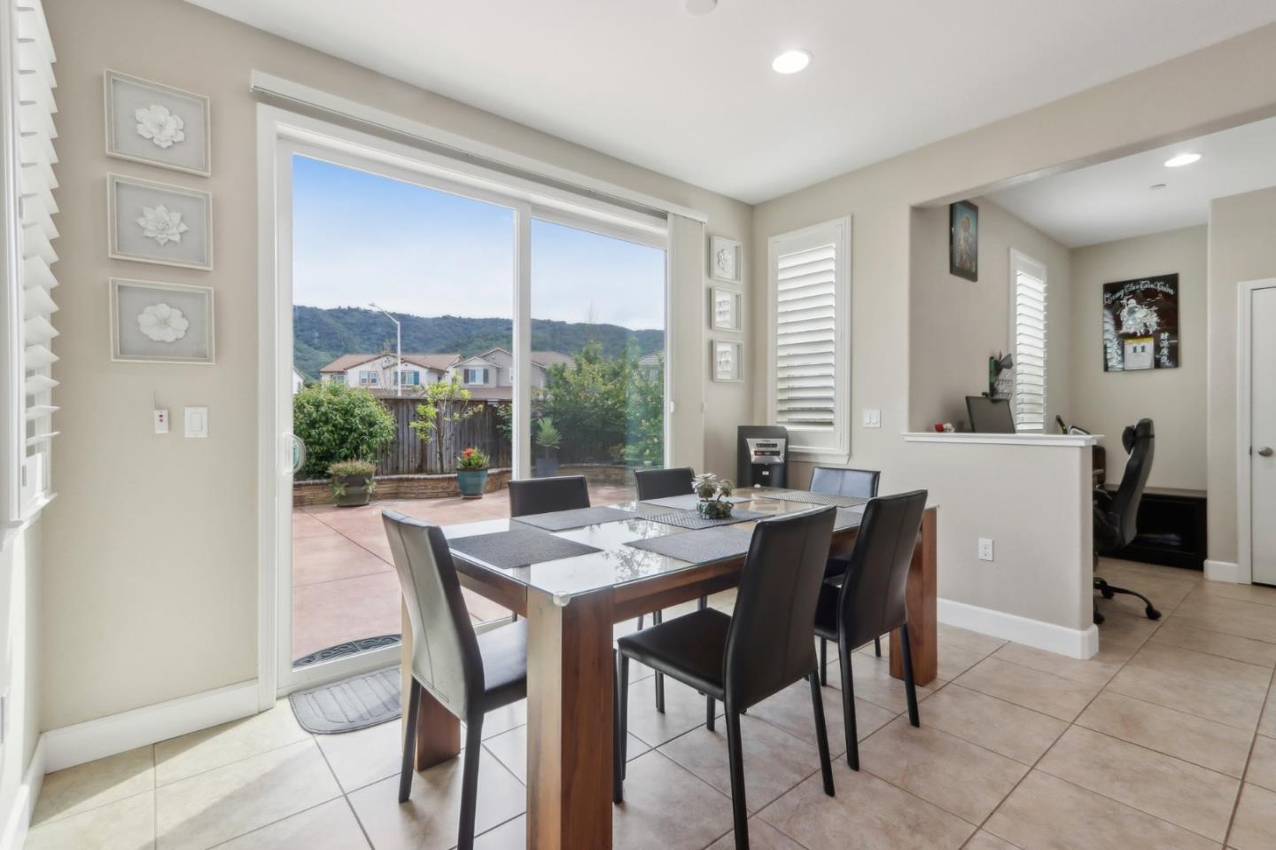 Detail Gallery Image 13 of 46 For 1838 Tamarind Way, Gilroy,  CA 95020 - 5 Beds | 4/1 Baths