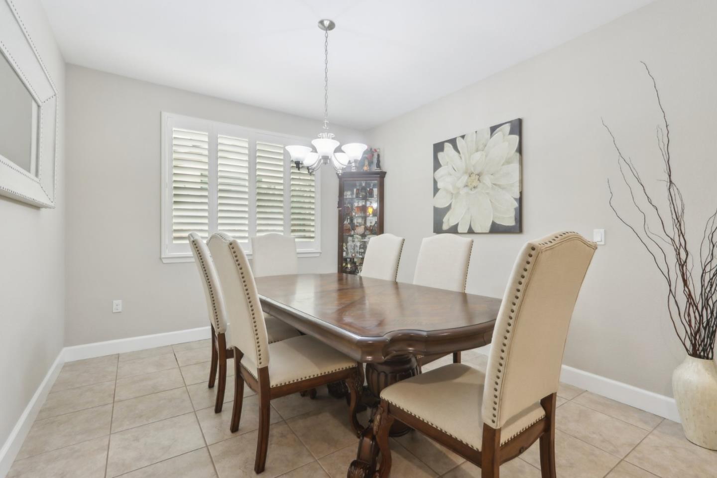 Detail Gallery Image 14 of 46 For 1838 Tamarind Way, Gilroy,  CA 95020 - 5 Beds | 4/1 Baths