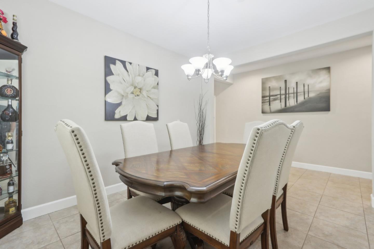Detail Gallery Image 15 of 46 For 1838 Tamarind Way, Gilroy,  CA 95020 - 5 Beds | 4/1 Baths