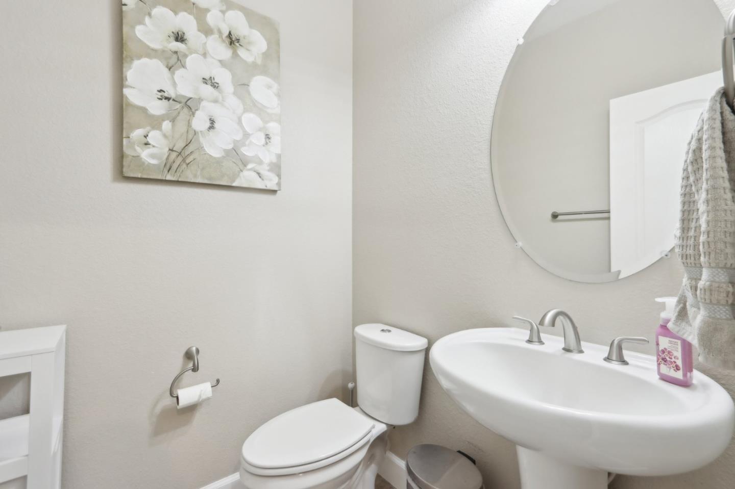 Detail Gallery Image 16 of 46 For 1838 Tamarind Way, Gilroy,  CA 95020 - 5 Beds | 4/1 Baths