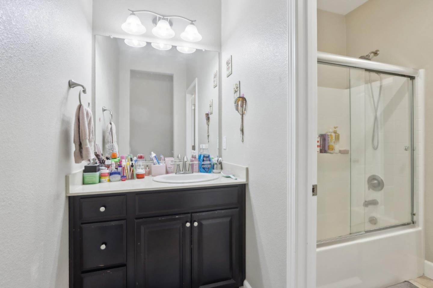 Detail Gallery Image 20 of 46 For 1838 Tamarind Way, Gilroy,  CA 95020 - 5 Beds | 4/1 Baths