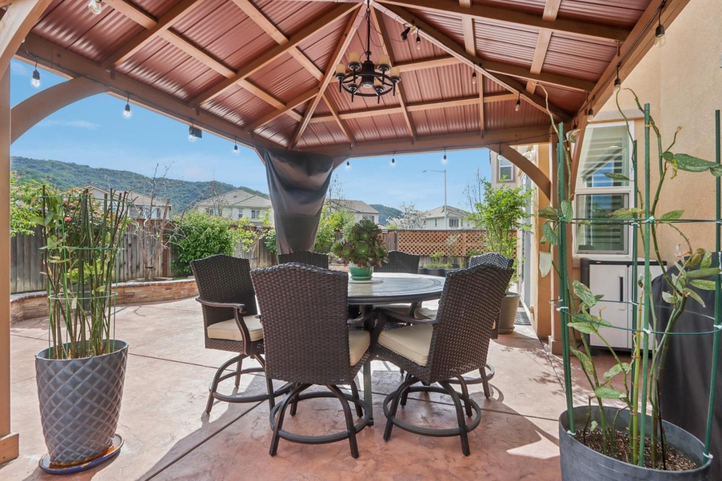 Detail Gallery Image 33 of 46 For 1838 Tamarind Way, Gilroy,  CA 95020 - 5 Beds | 4/1 Baths
