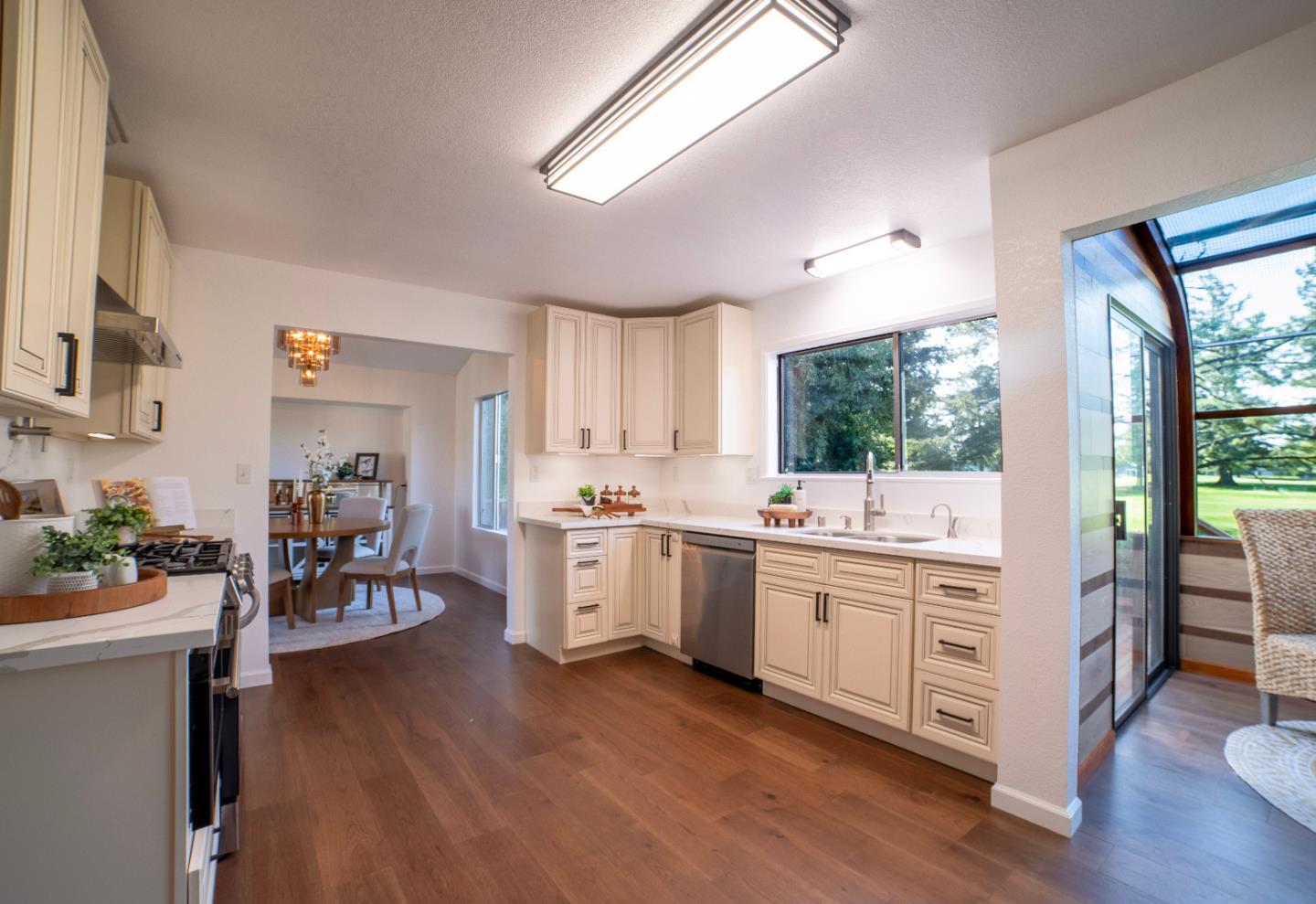 Detail Gallery Image 16 of 47 For 4652 Fairway Dr, Rohnert Park,  CA 94928 - 4 Beds | 3 Baths