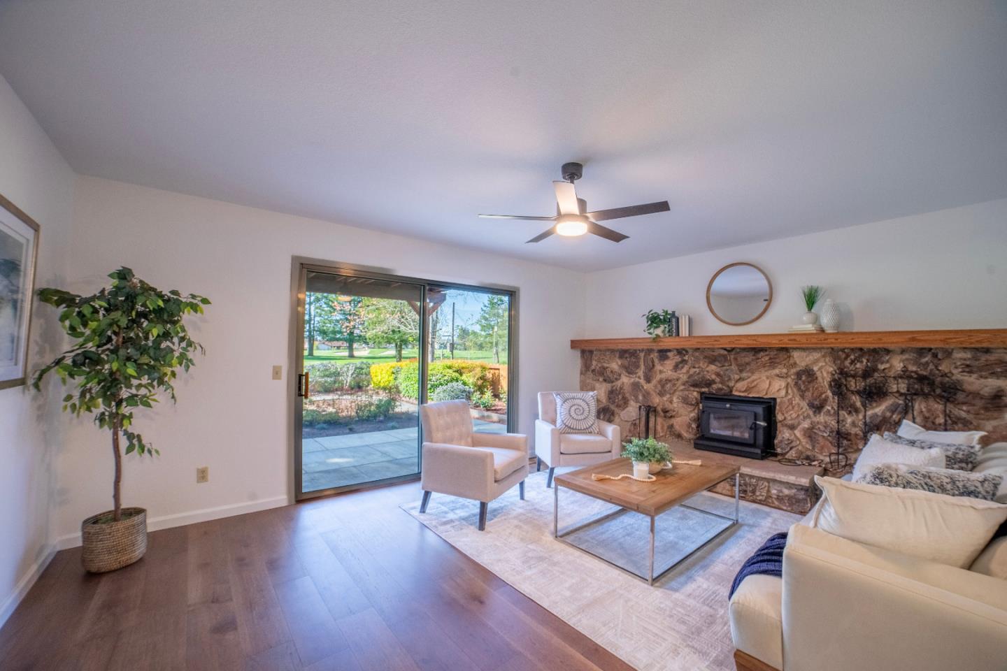 Detail Gallery Image 23 of 47 For 4652 Fairway Dr, Rohnert Park,  CA 94928 - 4 Beds | 3 Baths