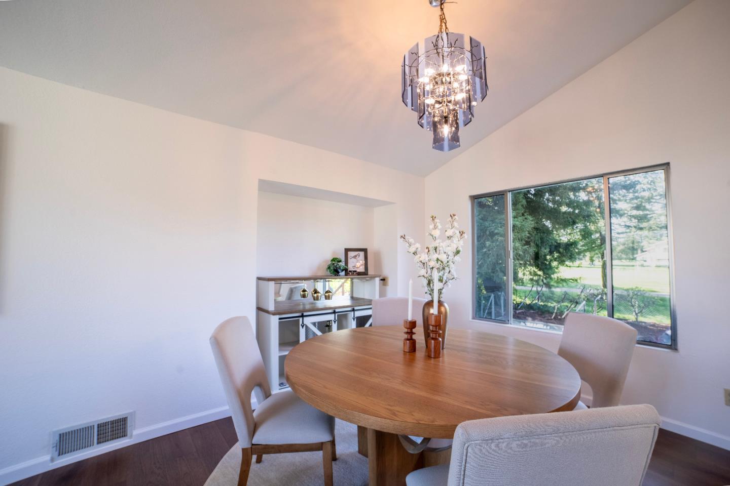 Detail Gallery Image 9 of 47 For 4652 Fairway Dr, Rohnert Park,  CA 94928 - 4 Beds | 3 Baths