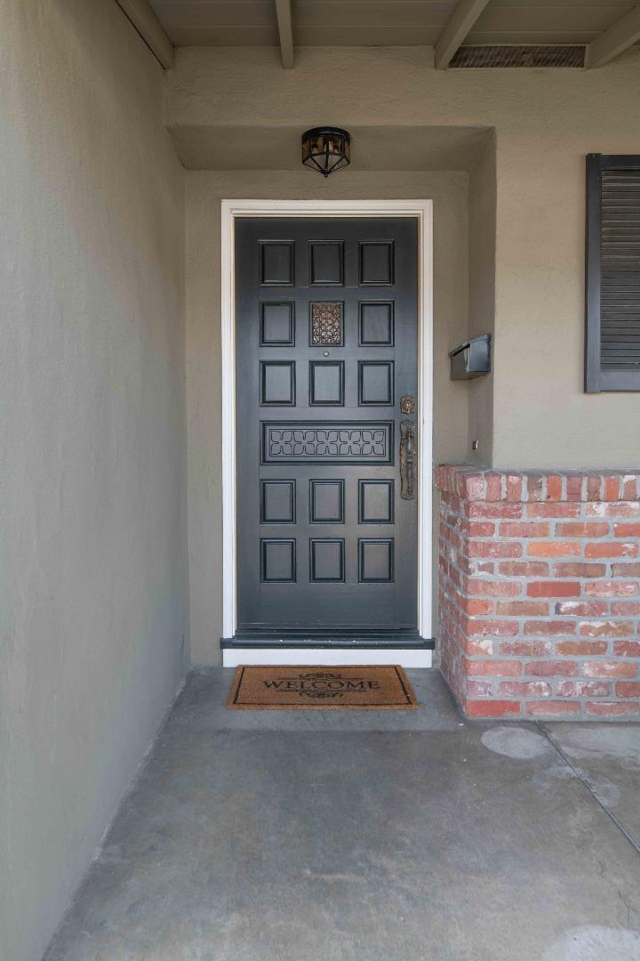 Detail Gallery Image 2 of 30 For 682 Salberg Ave, Santa Clara,  CA 95051 - 3 Beds | 2 Baths