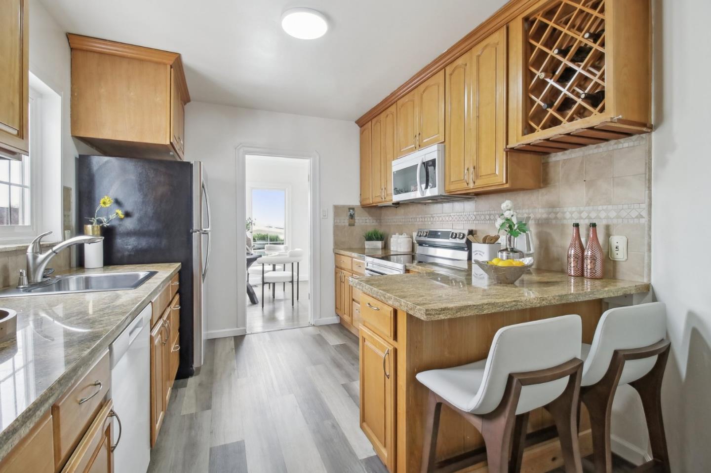 Detail Gallery Image 10 of 33 For 361 Hazel Ave, San Bruno,  CA 94066 - 4 Beds | 3 Baths