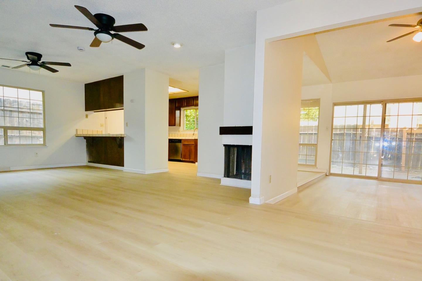 Detail Gallery Image 6 of 8 For 2708 Palomino Ln, Modesto,  CA 95355 - 3 Beds | 2 Baths