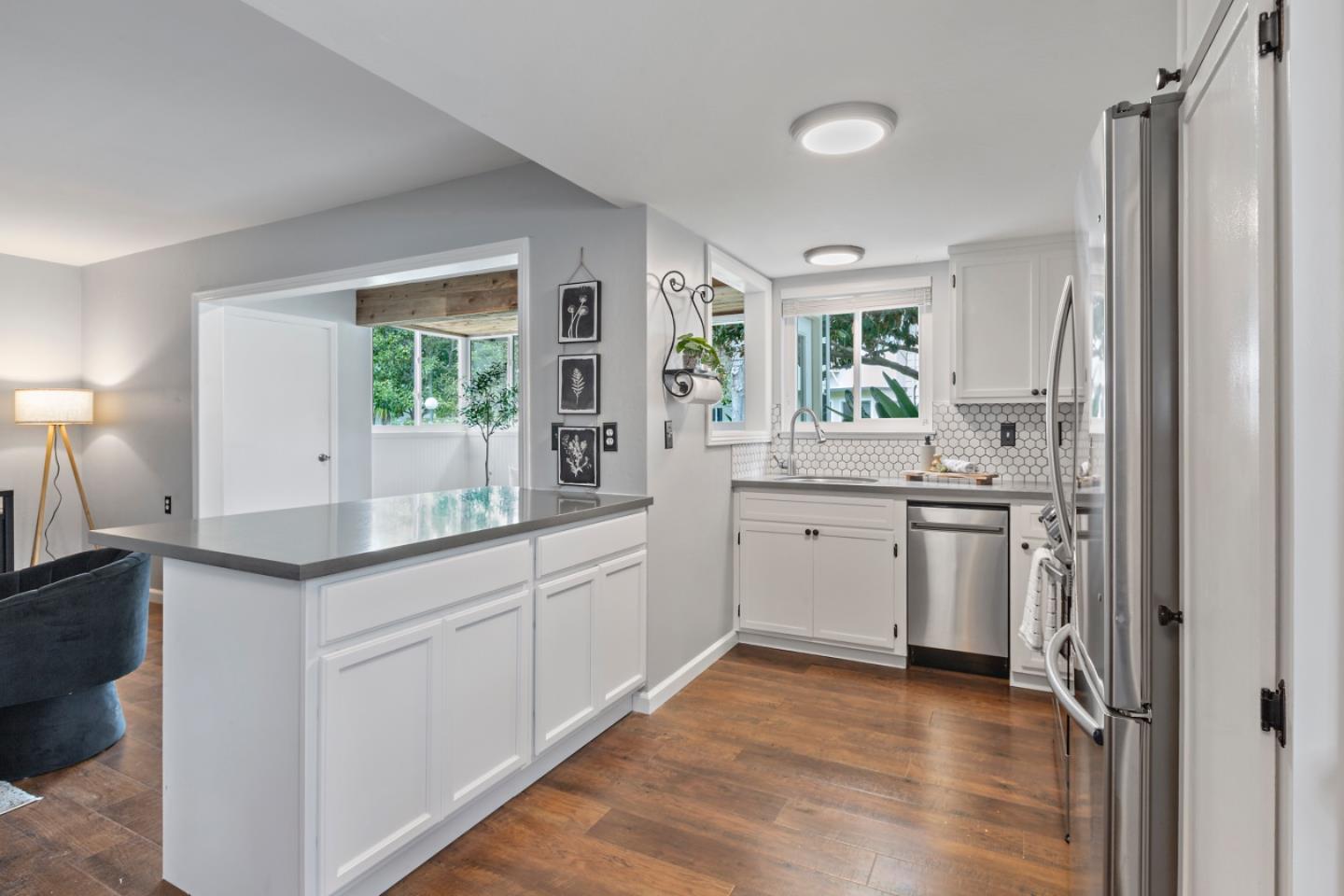 Detail Gallery Image 3 of 9 For 14225 Lora Dr #2,  Los Gatos,  CA 95032 - 1 Beds | 1 Baths