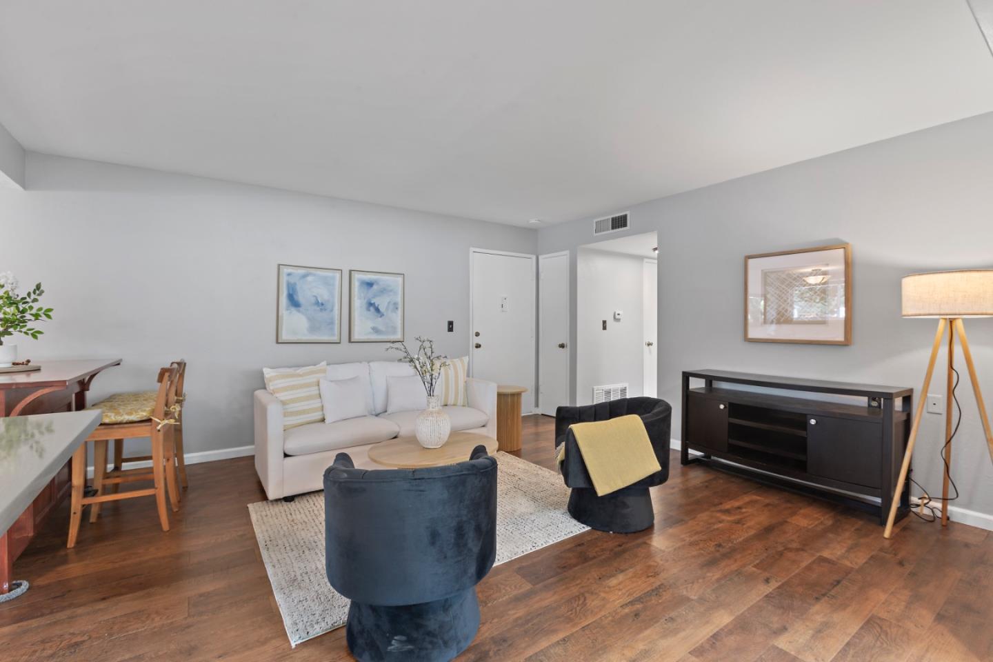 Detail Gallery Image 6 of 9 For 14225 Lora Dr #2,  Los Gatos,  CA 95032 - 1 Beds | 1 Baths