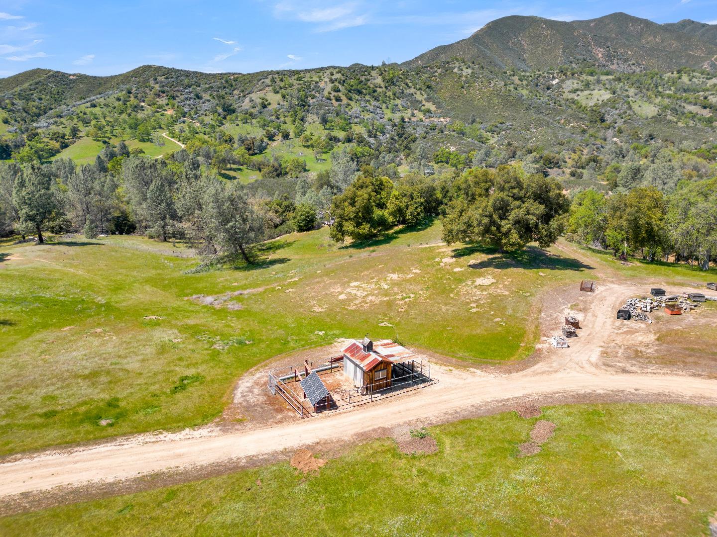 Detail Gallery Image 9 of 55 For 38483 Milpitas Rd, Jolon,  CA 93928 - 3 Beds | 2/1 Baths