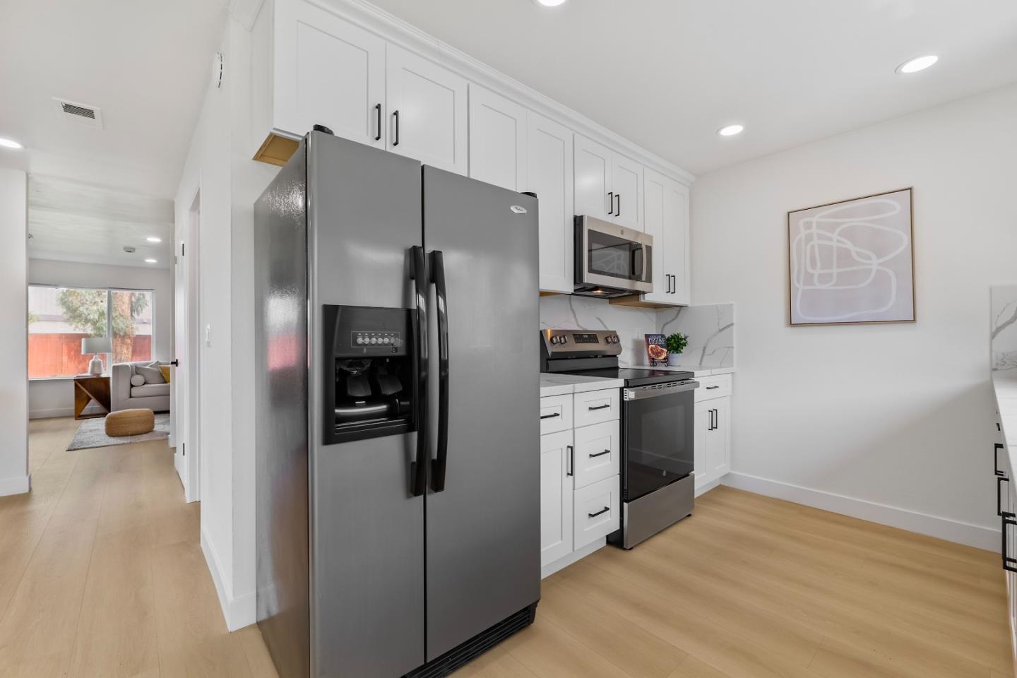Detail Gallery Image 10 of 44 For 4251 Apollo Cir, Union City,  CA 94587 - 4 Beds | 2/1 Baths