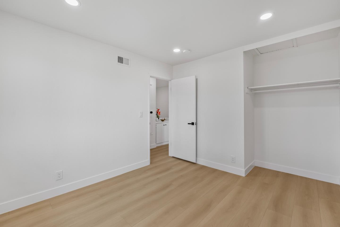 Detail Gallery Image 27 of 44 For 4251 Apollo Cir, Union City,  CA 94587 - 4 Beds | 2/1 Baths