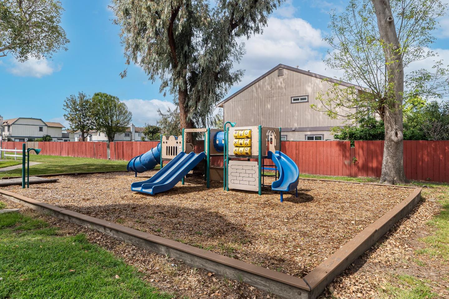 Detail Gallery Image 34 of 44 For 4251 Apollo Cir, Union City,  CA 94587 - 4 Beds | 2/1 Baths