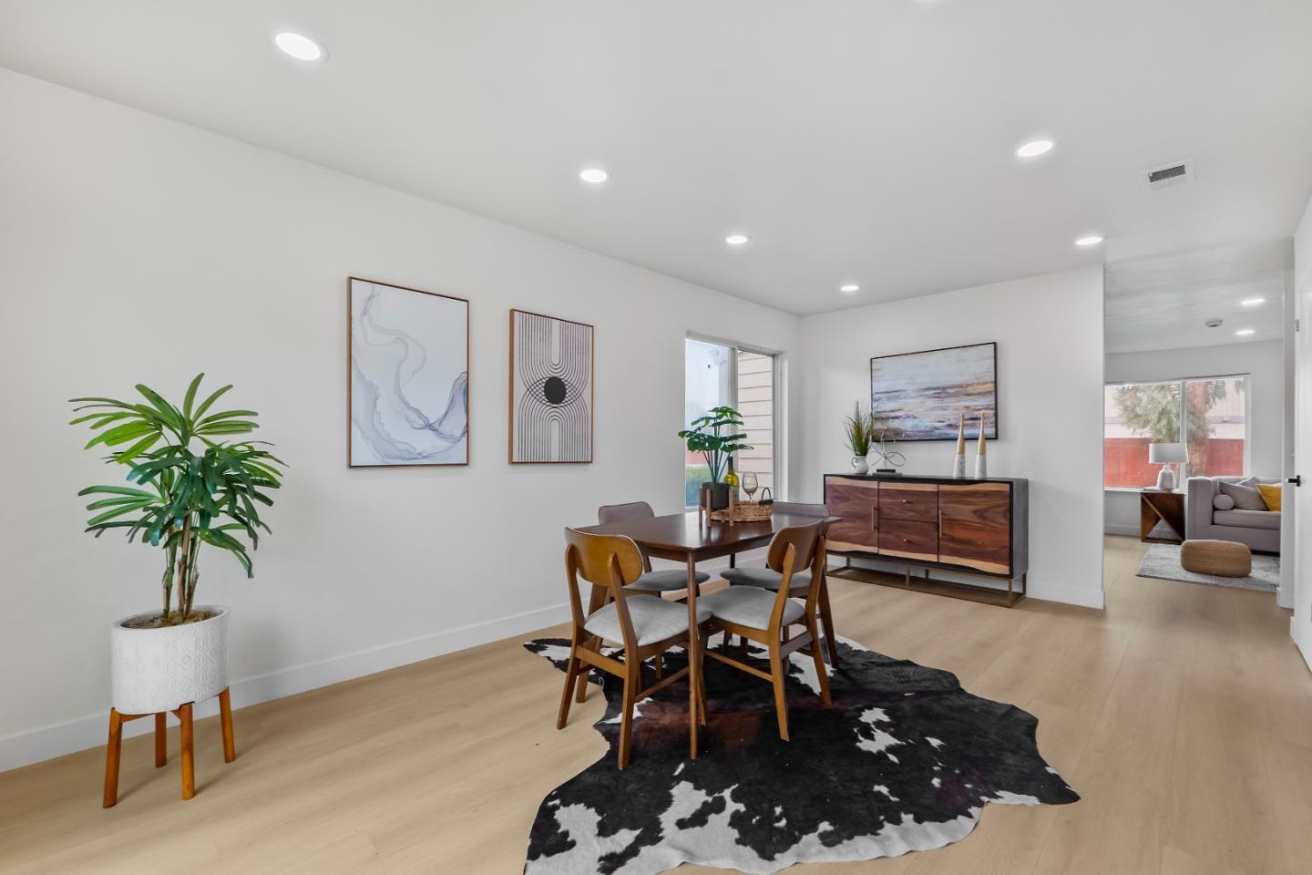 Detail Gallery Image 7 of 44 For 4251 Apollo Cir, Union City,  CA 94587 - 4 Beds | 2/1 Baths