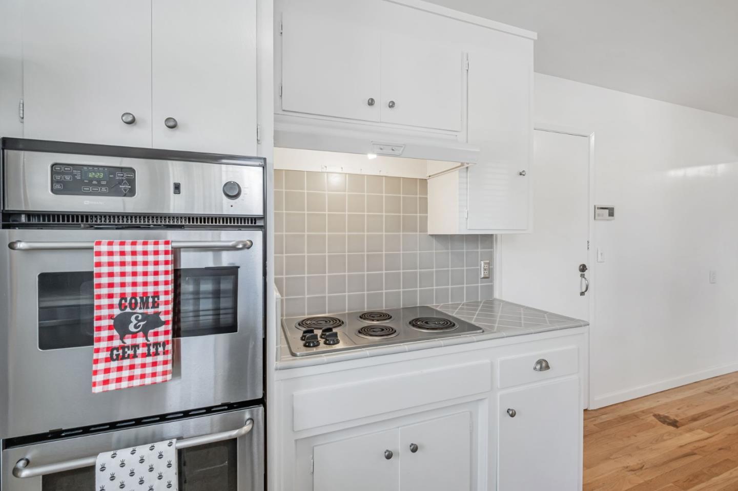 Detail Gallery Image 11 of 31 For 230 Grant St, Santa Cruz,  CA 95060 - 2 Beds | 1/1 Baths