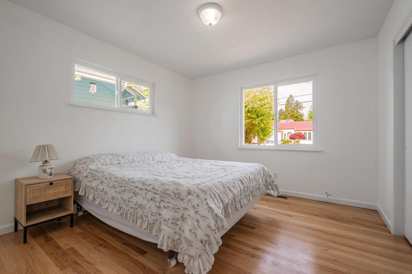 Detail Gallery Image 14 of 31 For 230 Grant St, Santa Cruz,  CA 95060 - 2 Beds | 1/1 Baths