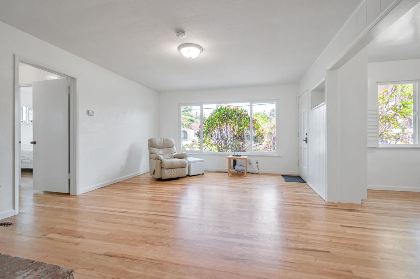 Detail Gallery Image 7 of 31 For 230 Grant St, Santa Cruz,  CA 95060 - 2 Beds | 1/1 Baths