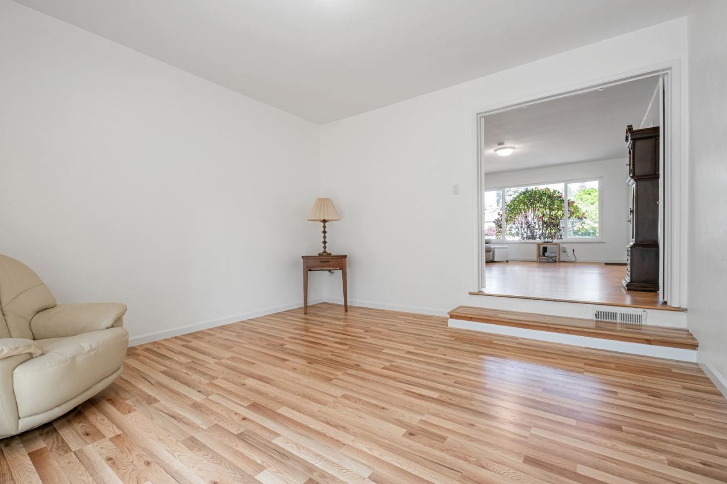 Detail Gallery Image 8 of 31 For 230 Grant St, Santa Cruz,  CA 95060 - 2 Beds | 1/1 Baths