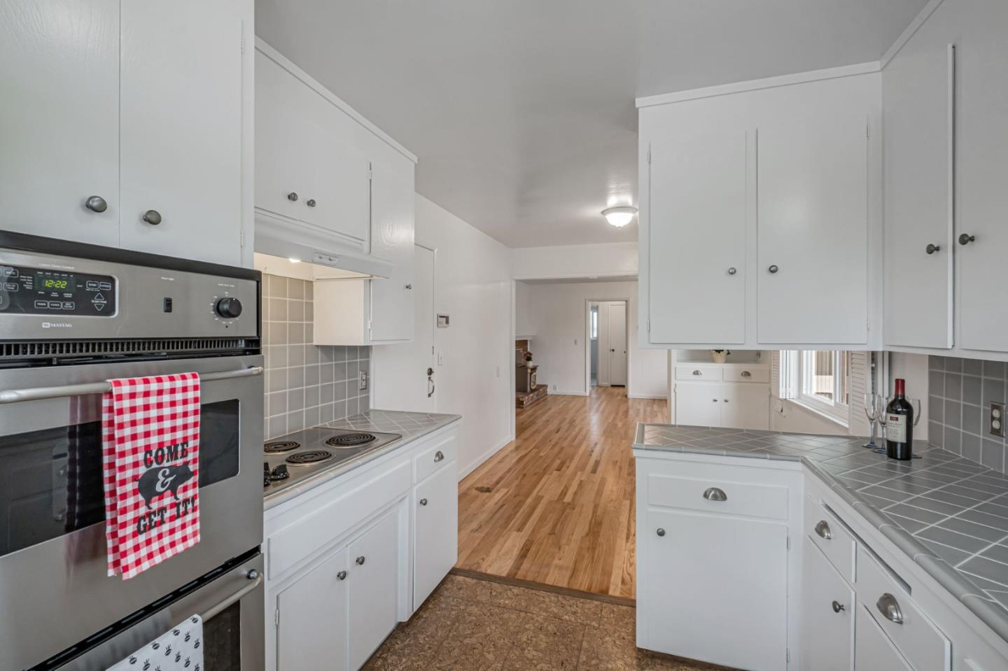 Detail Gallery Image 9 of 31 For 230 Grant St, Santa Cruz,  CA 95060 - 2 Beds | 1/1 Baths