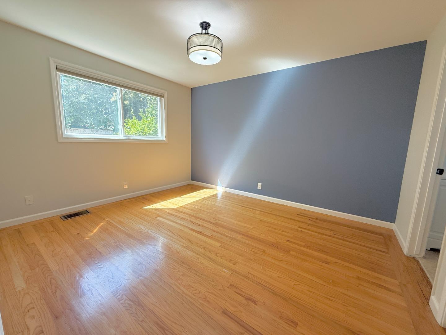 Detail Gallery Image 17 of 27 For 705 Santa Rita St, Sunnyvale,  CA 94085 - 3 Beds | 2 Baths