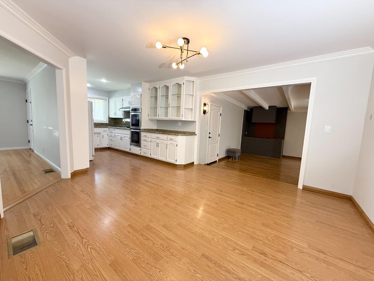 Detail Gallery Image 8 of 27 For 705 Santa Rita St, Sunnyvale,  CA 94085 - 3 Beds | 2 Baths