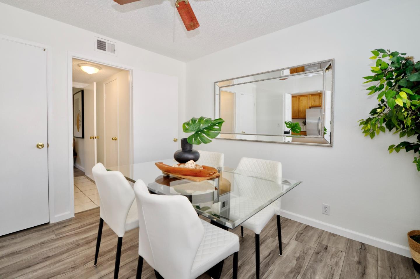 Detail Gallery Image 11 of 27 For 4210 Comet Cir, Union City,  CA 94587 - 4 Beds | 1/1 Baths