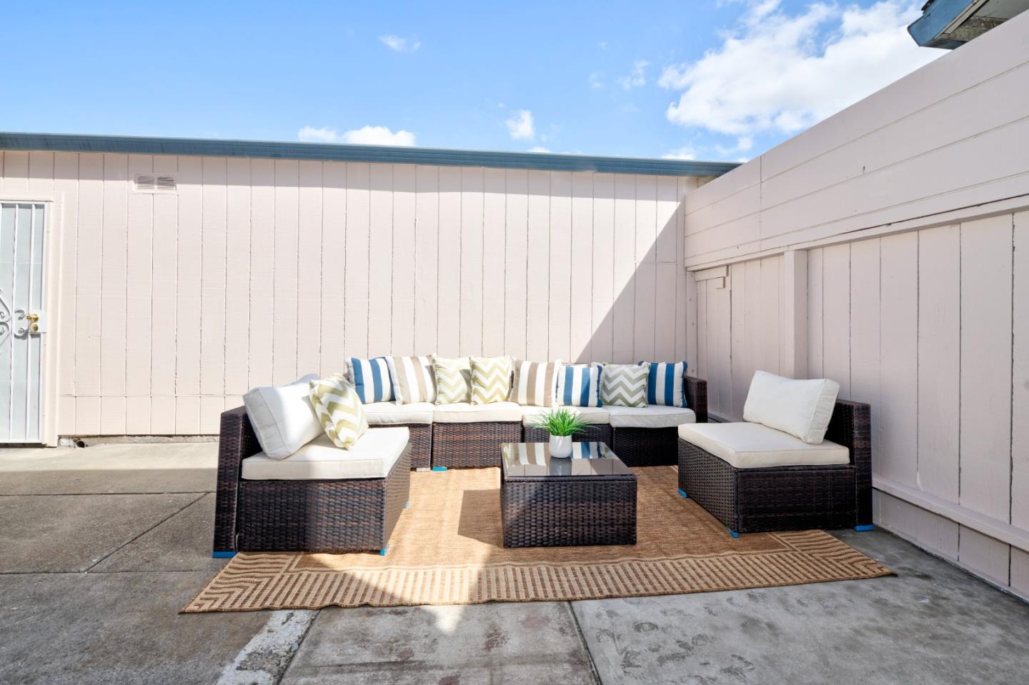 Detail Gallery Image 20 of 27 For 4210 Comet Cir, Union City,  CA 94587 - 4 Beds | 1/1 Baths