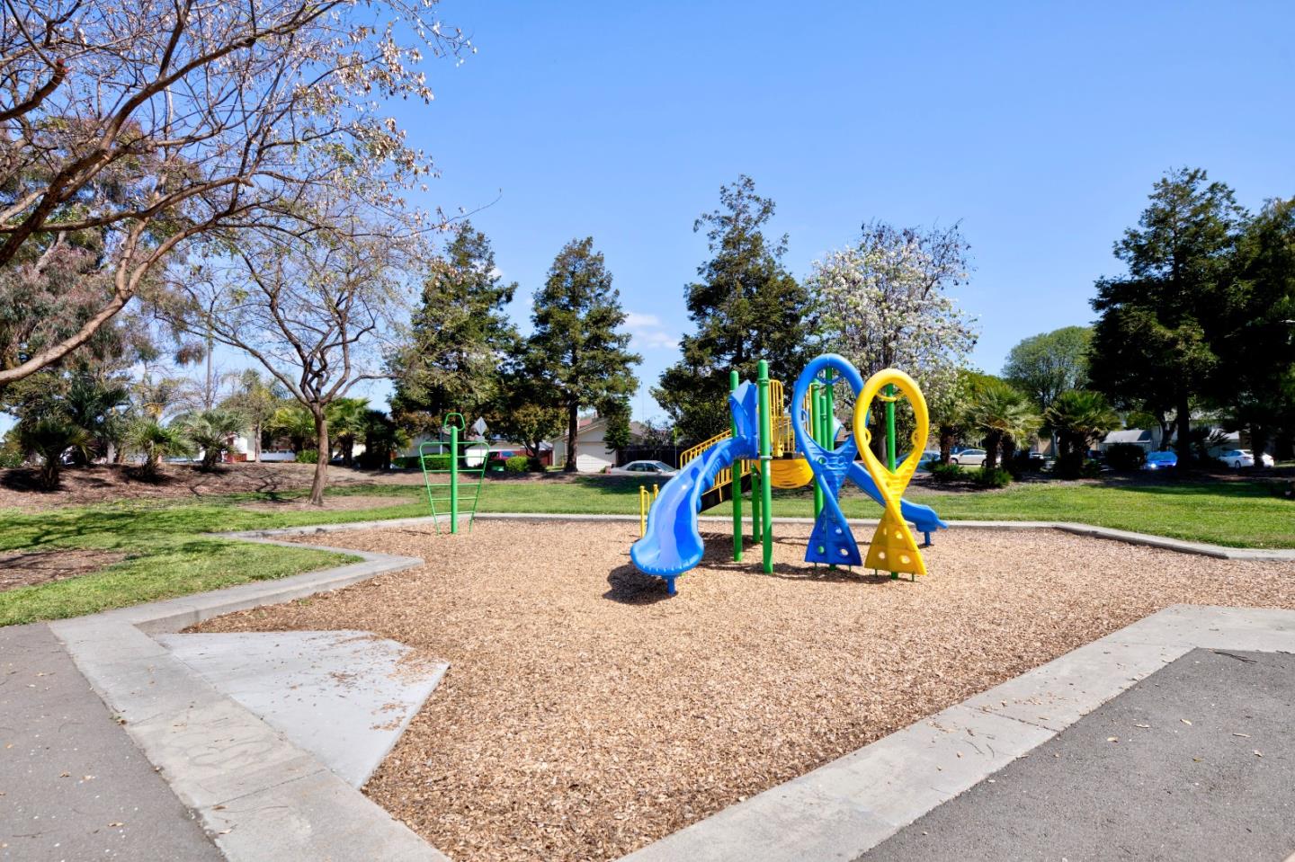 Detail Gallery Image 26 of 27 For 4210 Comet Cir, Union City,  CA 94587 - 4 Beds | 1/1 Baths