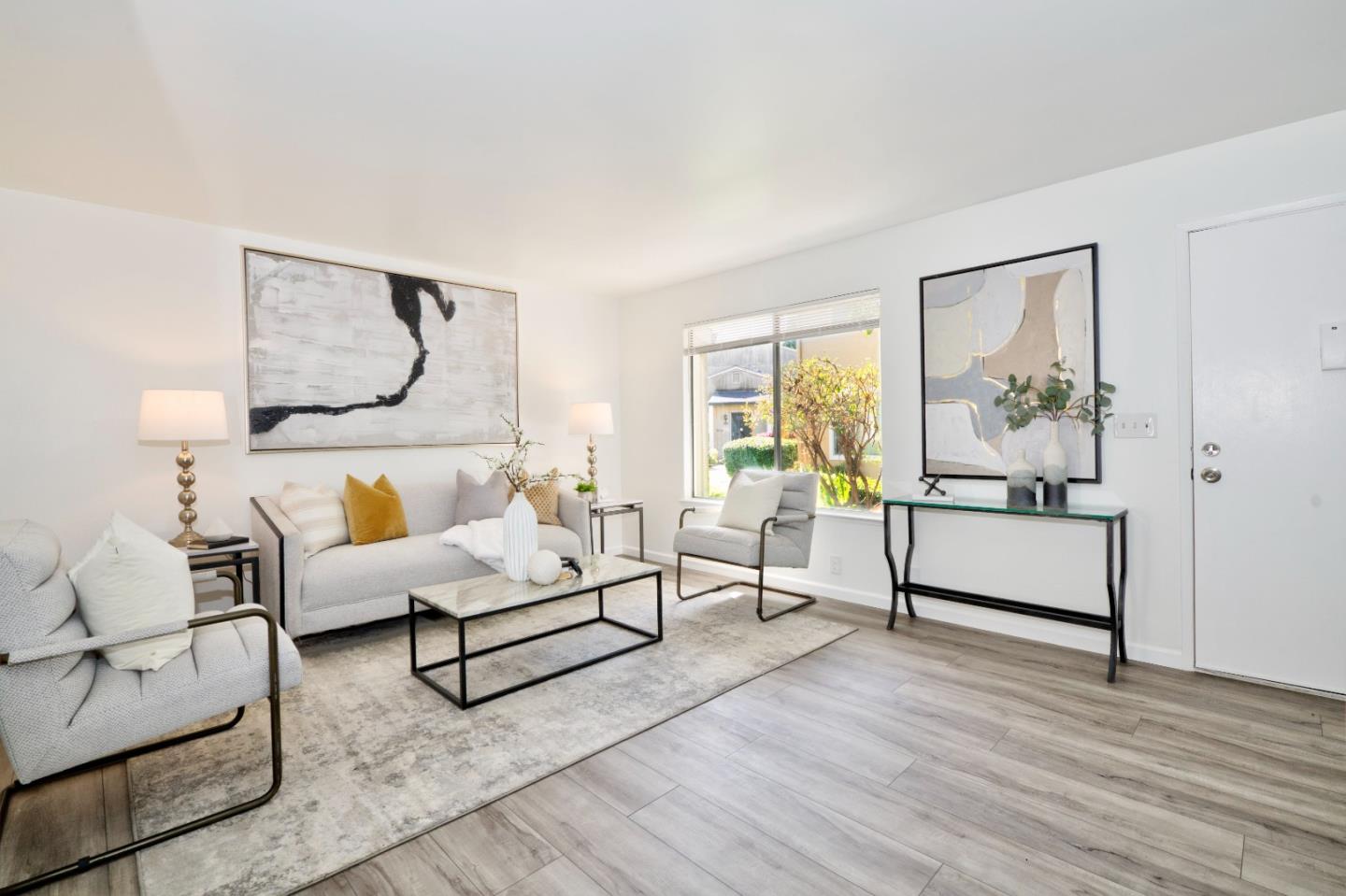 Detail Gallery Image 5 of 27 For 4210 Comet Cir, Union City,  CA 94587 - 4 Beds | 1/1 Baths