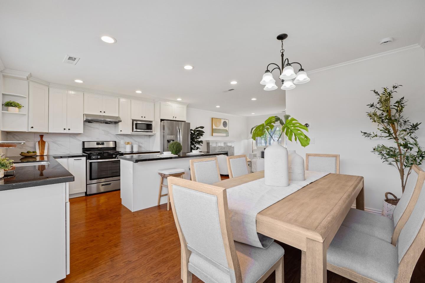 Detail Gallery Image 11 of 37 For 4326 Gayle Dr, San Jose,  CA 95124 - 3 Beds | 2 Baths