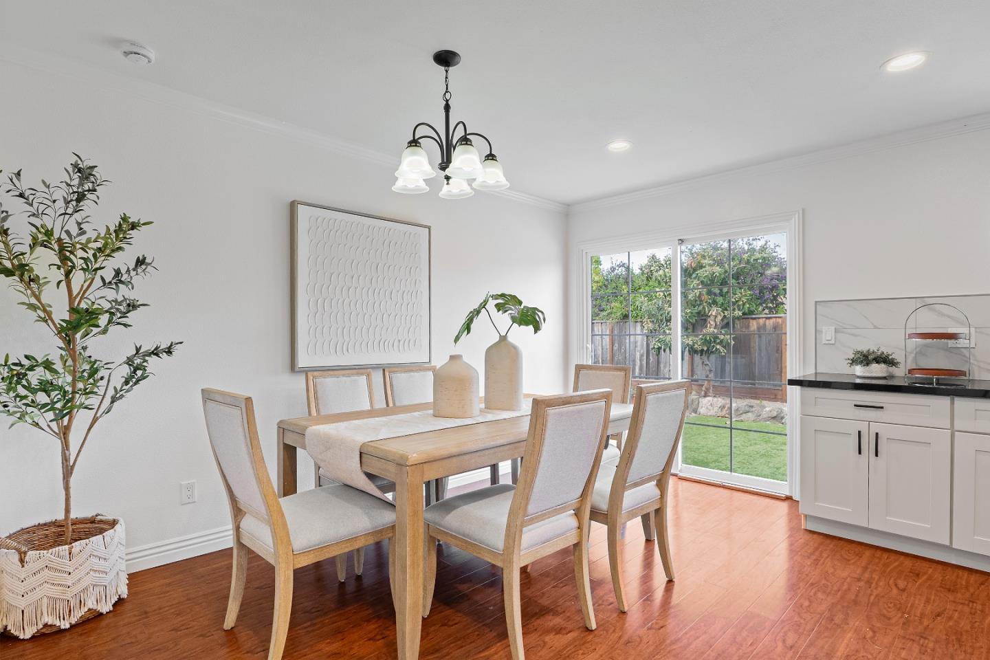 Detail Gallery Image 12 of 37 For 4326 Gayle Dr, San Jose,  CA 95124 - 3 Beds | 2 Baths