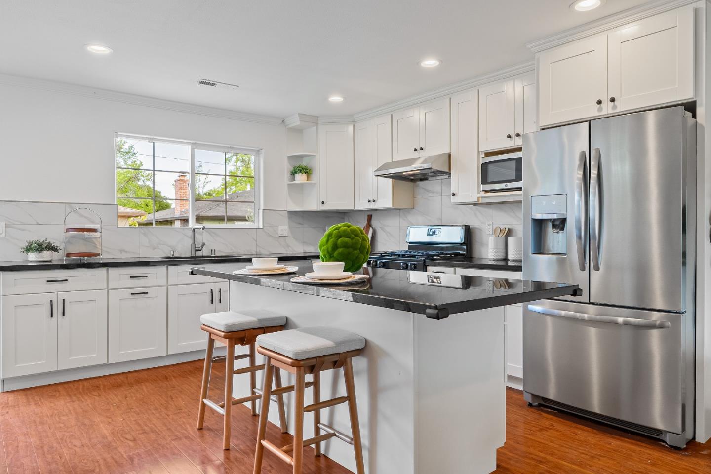 Detail Gallery Image 7 of 37 For 4326 Gayle Dr, San Jose,  CA 95124 - 3 Beds | 2 Baths