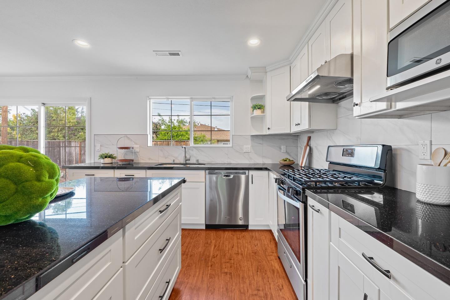 Detail Gallery Image 9 of 37 For 4326 Gayle Dr, San Jose,  CA 95124 - 3 Beds | 2 Baths
