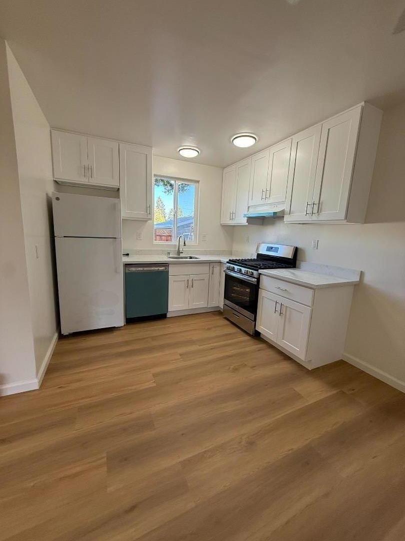 Detail Gallery Image 4 of 10 For 717 Ehrhorn Ave, Mountain View,  CA 94041 - – Beds | – Baths