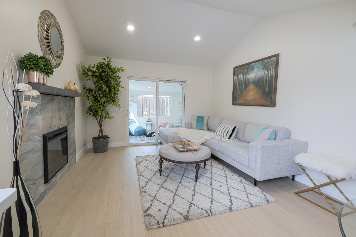 Detail Gallery Image 10 of 28 For 1337 Guerrero Ct, Milpitas,  CA 95035 - 3 Beds | 2 Baths